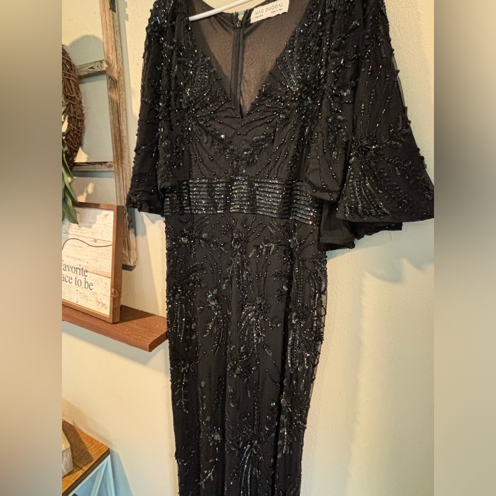 MAC DUGGAL 5335 Black Beaded Sequin Evening Gown Dress Cape Sleeve Size 20W New